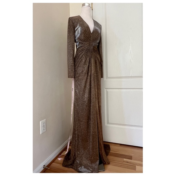 Mac Duggal Plunge Neck Metallic Long Sleeve Gown - Picture 7 of 16